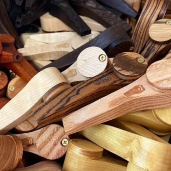 Bearded Hand Pipe w/ Lid